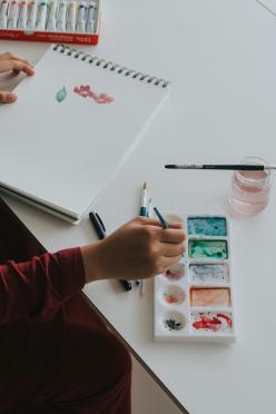 ورشة بعنوان: أساسيات الرسم بألوان المائية