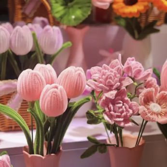 Workshop: Crafting Flowers with Faux Fur